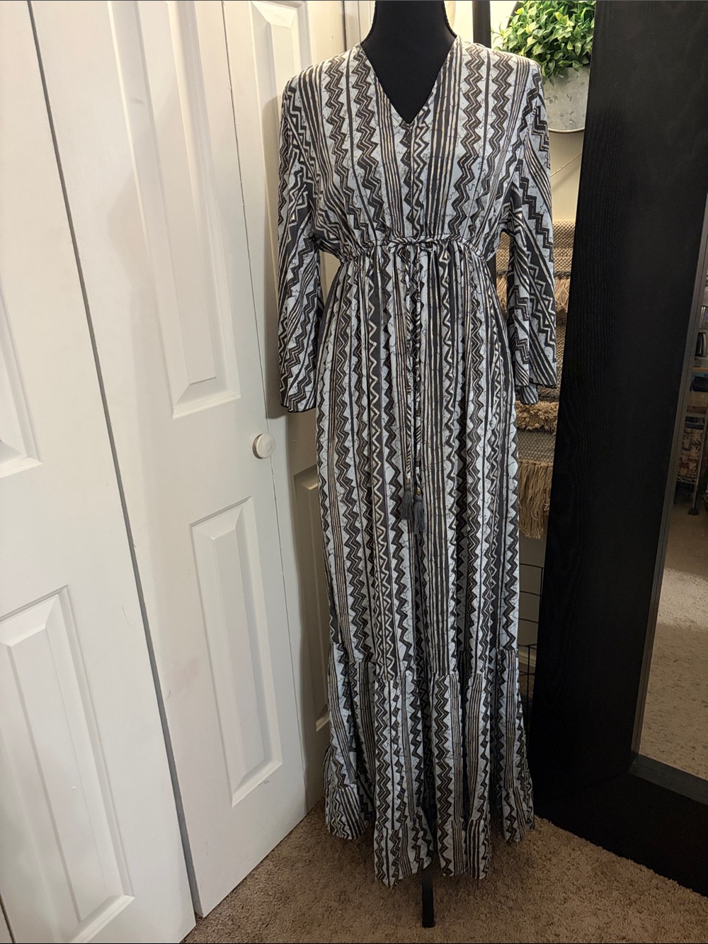 Black & Light Gray Zigzag Maxi Dress with Bell Sleeves